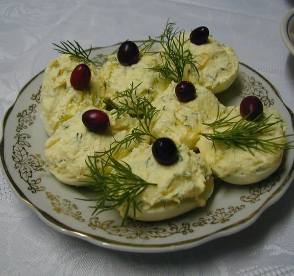 Яйца фаршированные по-грузински